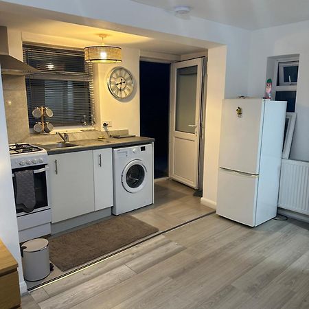 Stylish Studio Flat - Watford Junction - Harry Potter Exteriör bild