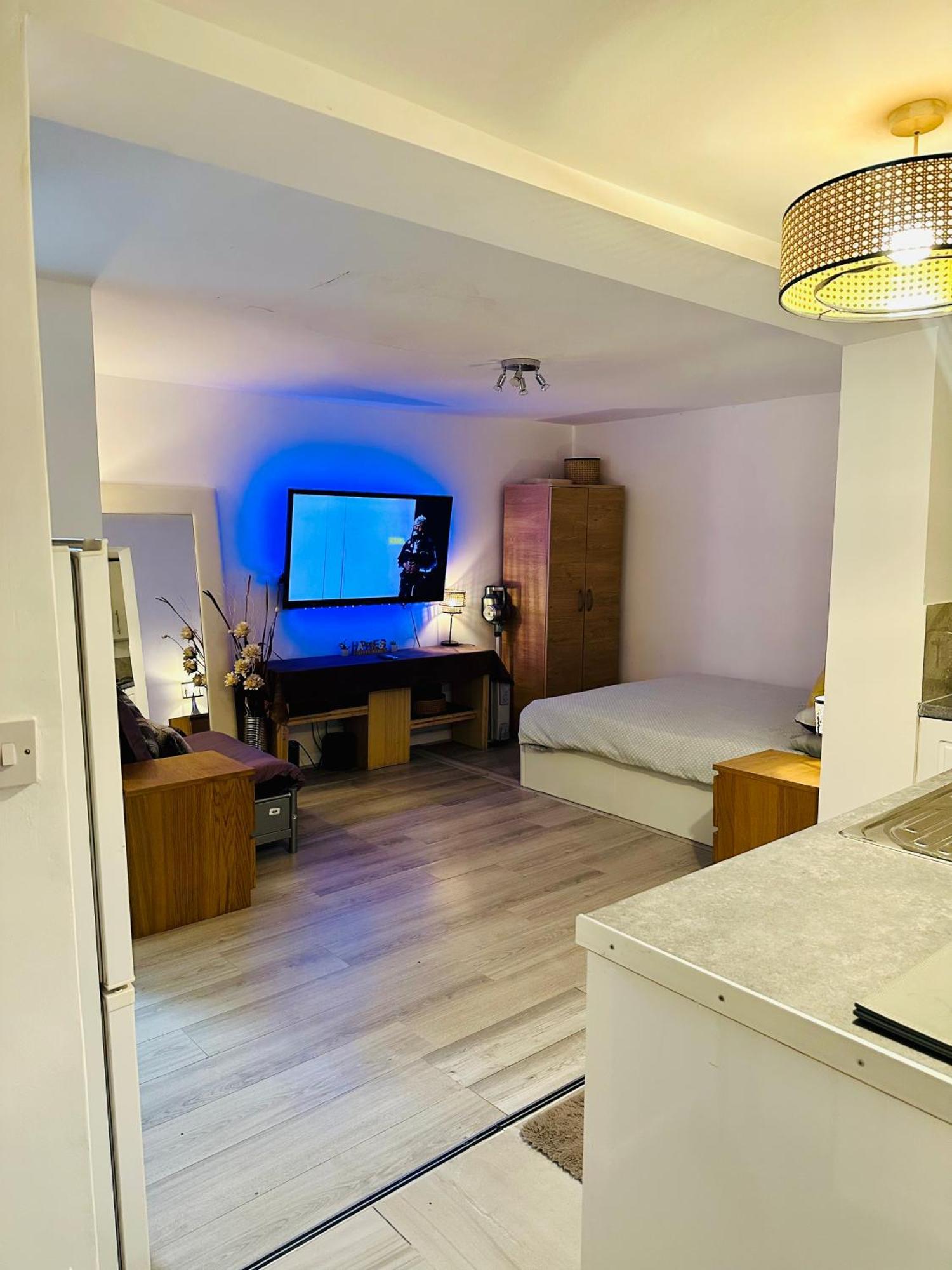 Stylish Studio Flat - Watford Junction - Harry Potter Exteriör bild