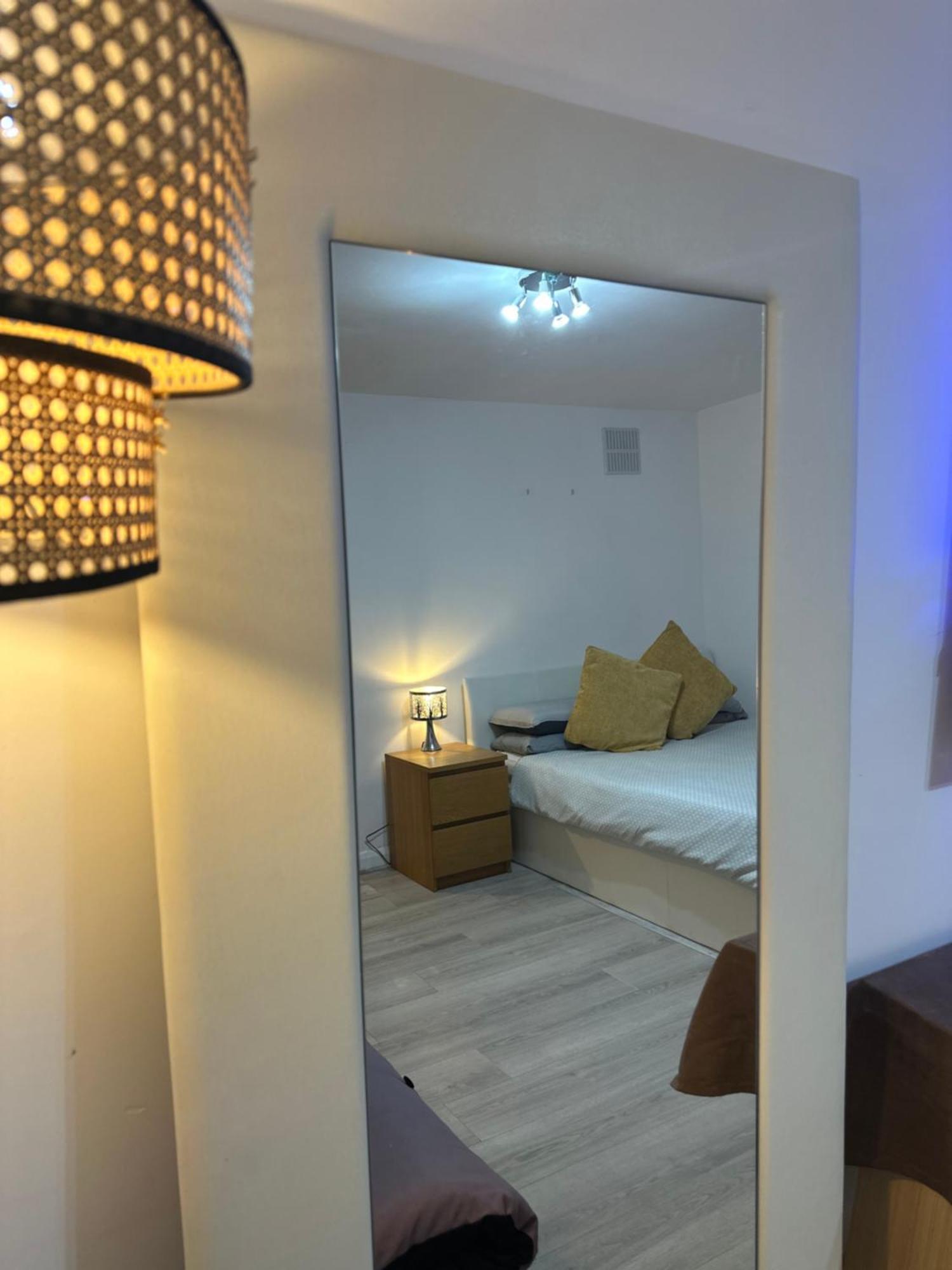 Stylish Studio Flat - Watford Junction - Harry Potter Exteriör bild
