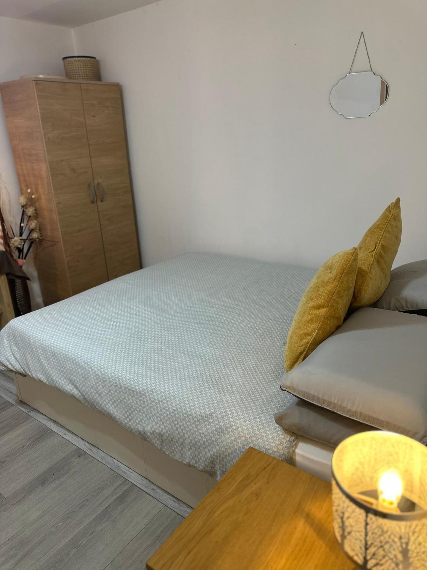Stylish Studio Flat - Watford Junction - Harry Potter Exteriör bild