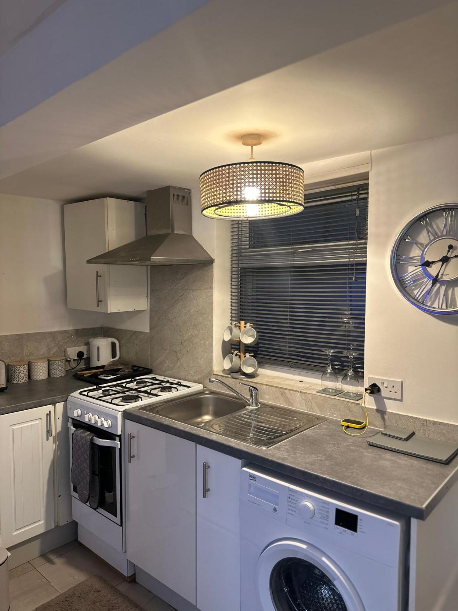 Stylish Studio Flat - Watford Junction - Harry Potter Exteriör bild