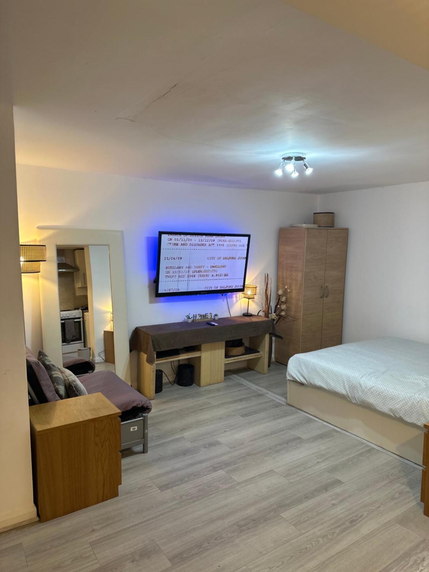 Stylish Studio Flat - Watford Junction - Harry Potter Exteriör bild